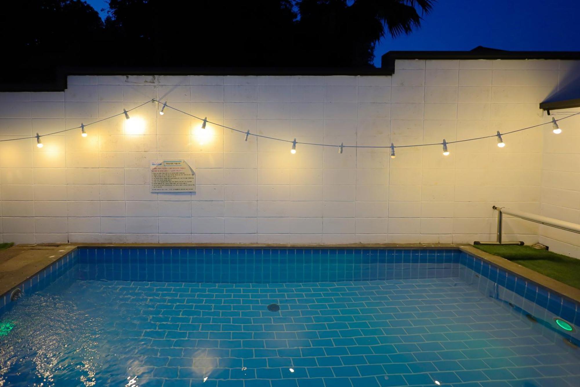Pool And Villa Sorang Jeju Exterior photo